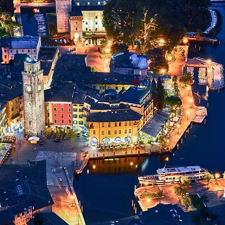 Appartamento Emma - Happy Rentals Riva del Garda Luaran gambar