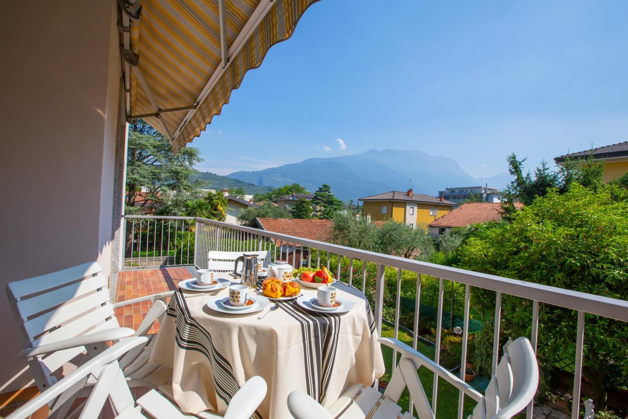 Appartamento Emma - Happy Rentals Riva del Garda Luaran gambar