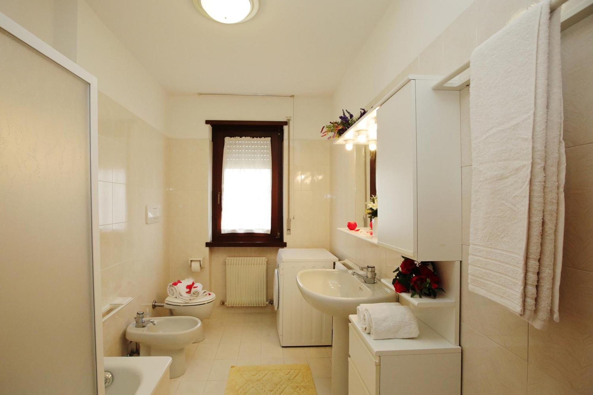 Appartamento Emma - Happy Rentals Riva del Garda Luaran gambar