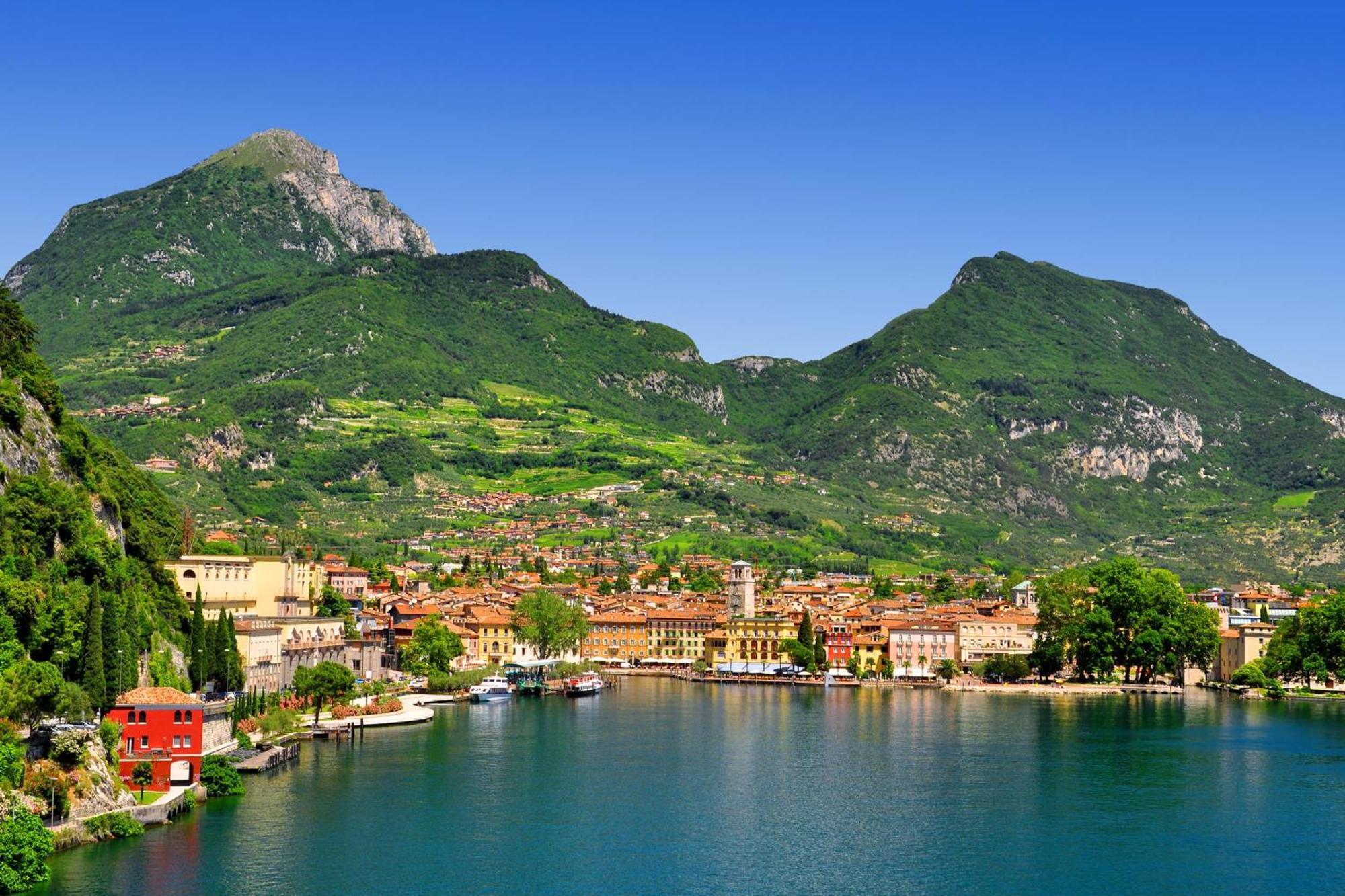 Appartamento Emma - Happy Rentals Riva del Garda Luaran gambar