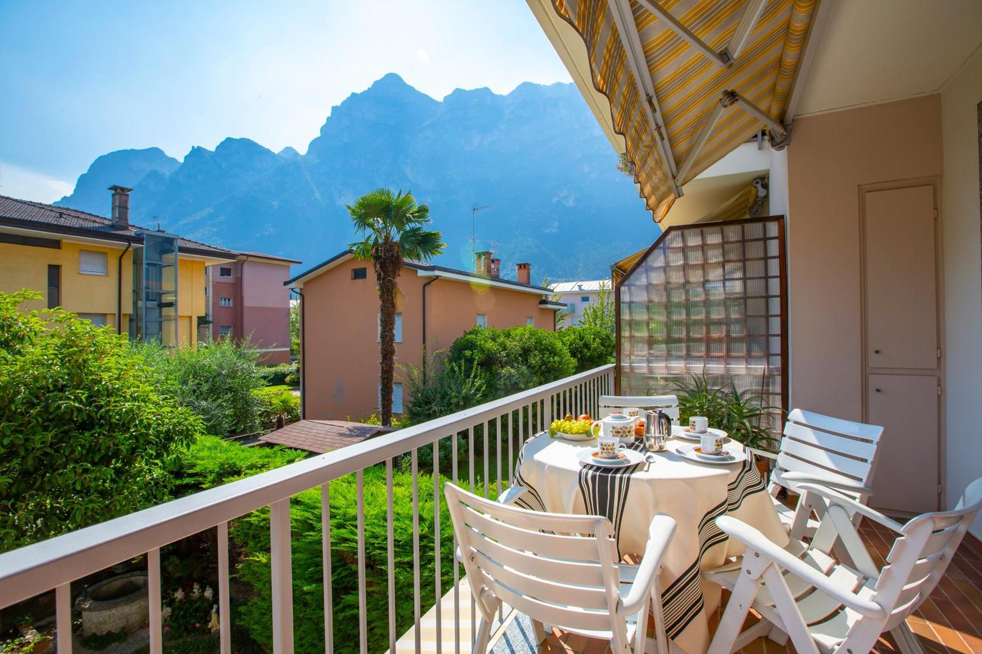 Appartamento Emma - Happy Rentals Riva del Garda Luaran gambar